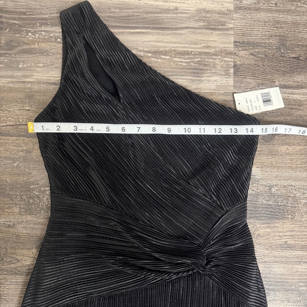 Aqua Formal Black One-Shoulder Pleated Cutout Glitter Gown Size 2 - Picture 6 of 8